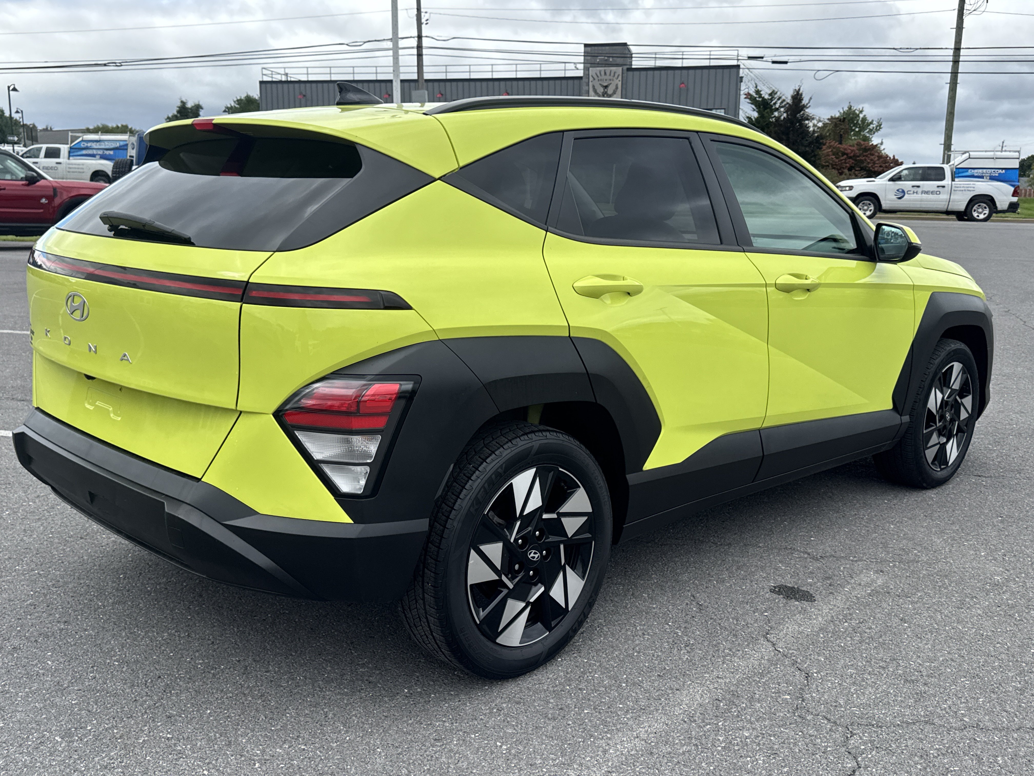 Used 2024 Hyundai Kona SEL w/ Convenience Package FWD image 3