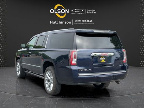 Certified 2020 GMC Yukon XL Denali w/ Denali Premium Package AWD/4WD image 11