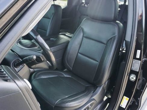 Used 2019 GMC Sierra 1500 SLT w/ SLT Premium Plus Package AWD/4WD image 19