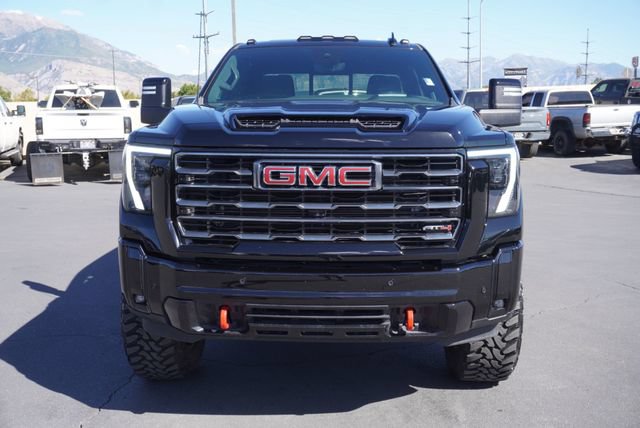 Used 2025 GMC Sierra 2500 AT4 w/ AT4 Premium Plus Package AWD/4WD image 6