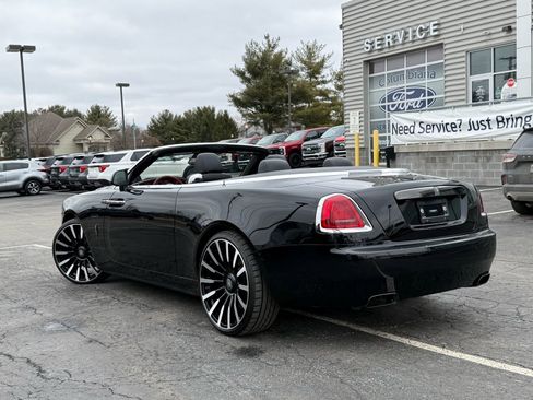 Used 2018 Rolls-Royce Dawn RWD image 8