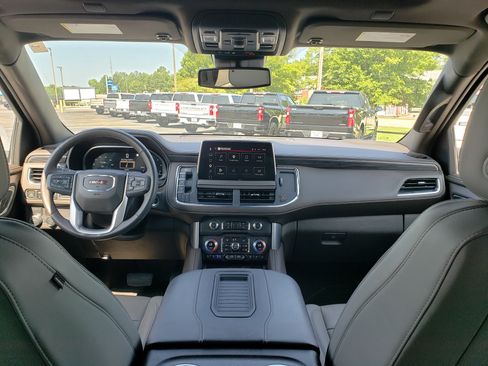 Used 2023 GMC Yukon SLT w/ SLT Premium Package RWD image 37