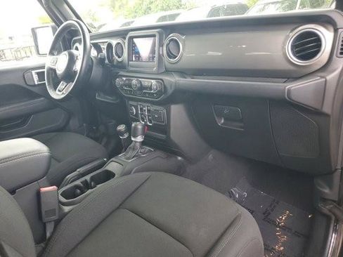 Used 2020 Jeep Wrangler Unlimited Sahara image 13