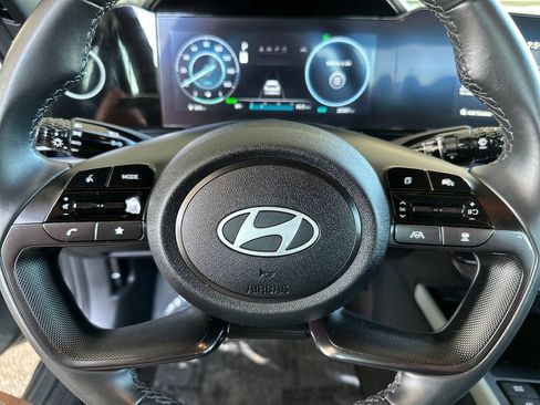 Used 2025 Hyundai Elantra Limited FWD image 22
