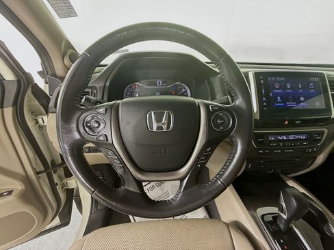 Used 2017 Honda Ridgeline RTL-T image 11