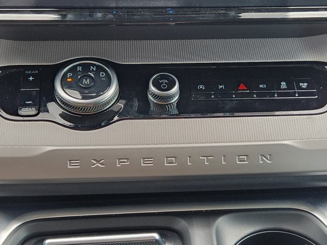 New 2026 Ford Expedition Max Active RWD image 14