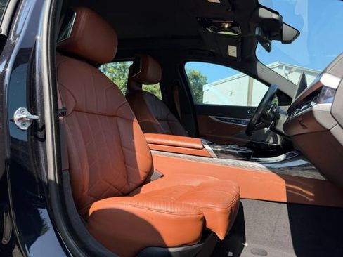 Used 2023 BMW 760i xDrive AWD/4WD image 15