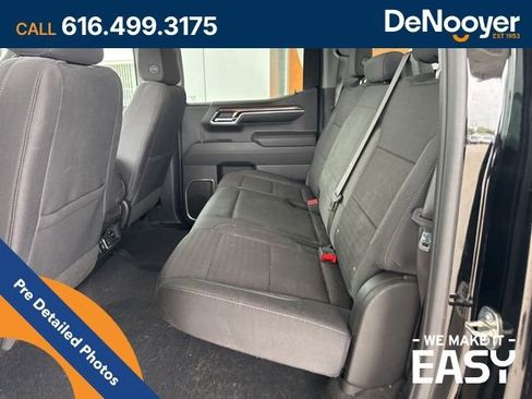 Used 2023 Chevrolet Silverado 1500 LT w/ Z71 Off-Road Package AWD/4WD image 18
