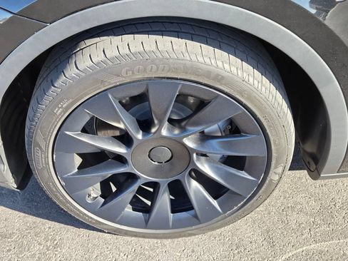 Used 2023 Tesla Model Y Long Range AWD/4WD image 4