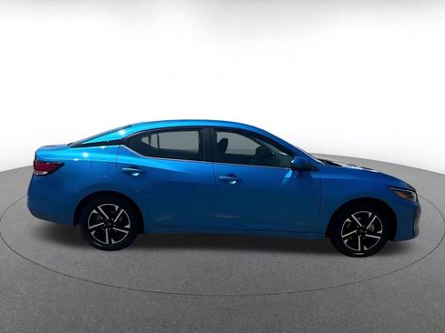 Used 2025 Nissan Sentra SV FWD image 16