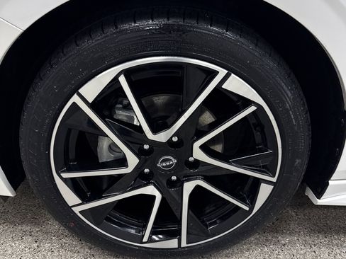 Used 2024 Nissan Sentra SR image 2