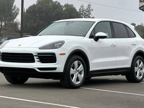 Used 2023 Porsche Cayenne AWD/4WD image 7