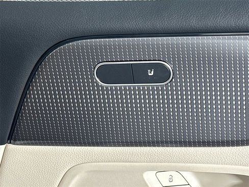 Certified 2022 Mercedes-Benz GLB 250 image 16