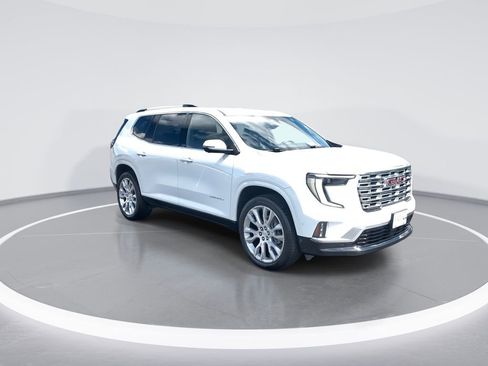 Used 2024 GMC Acadia Denali w/ Super Cruise Package image 2