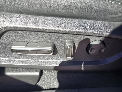 New 2025 Honda Pilot Touring image 13