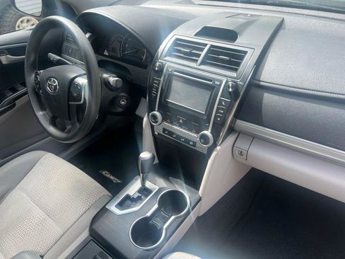 Used 2012 Toyota Camry LE FWD image 12