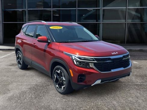Used 2025 Kia Seltos S FWD image 3