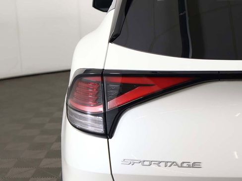 Used 2023 Kia Sportage LX image 14