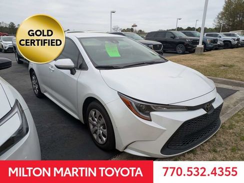 Used 2022 Toyota Corolla LE image 3