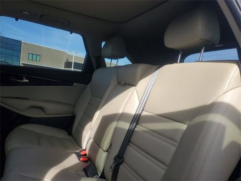 Used 2018 Kia Sorento EX w/ EX Advanced Touring Package image 10