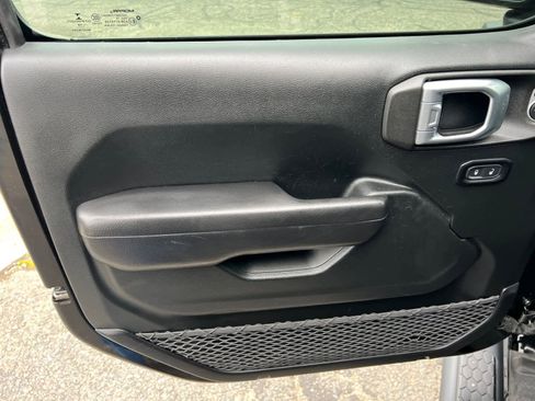 Used 2019 Jeep Wrangler Unlimited Sport S image 18