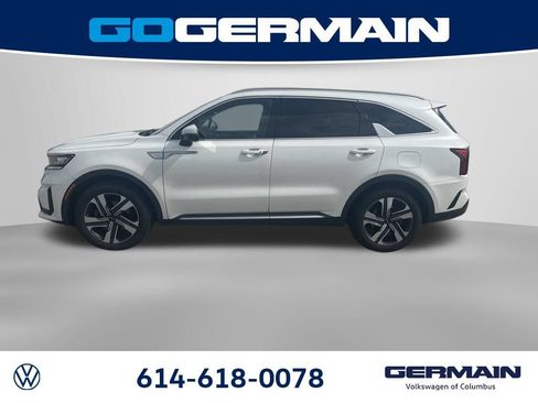 Used 2022 Kia Sorento EX w/ Panoramic Sunroof Package AWD/4WD image 3