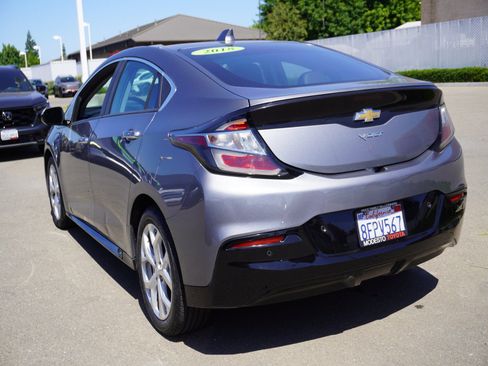 Used 2018 Chevrolet Volt Premier w/ Driver Confidence Package FWD image 8