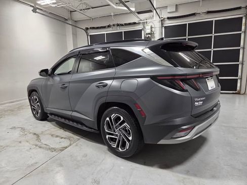 Certified 2025 Hyundai Tucson Limited FWD image 9
