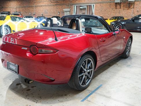 Used 2019 MAZDA MX-5 Miata Grand Touring RWD image 37