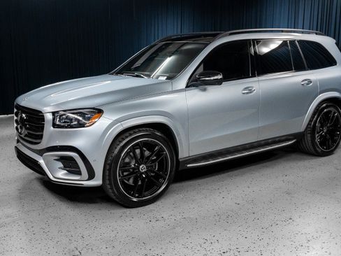 New 2026 Mercedes-Benz GLS 580 4MATIC image 1