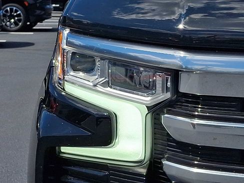 Used 2023 Chevrolet Silverado 1500 High Country w/ Technology Package image 10