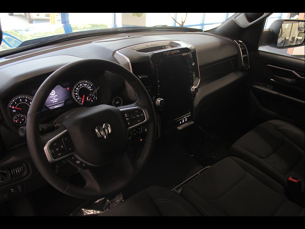 Used 2025 RAM 1500 Big Horn AWD/4WD image 13