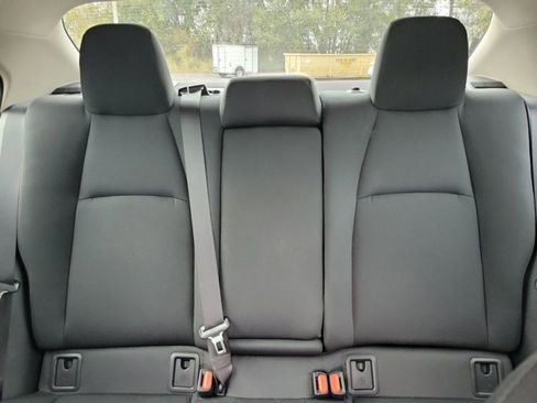 Used 2022 Toyota Corolla LE image 5