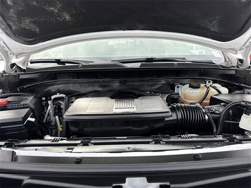 Used 2024 Chevrolet Suburban LT image 23