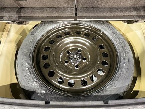 Used 2025 Ford Explorer Active w/ Active Comfort Package image 34