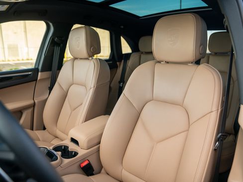 New 2026 Porsche Macan S AWD/4WD image 5