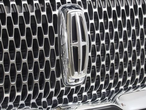 Used 2024 Lincoln Navigator Reserve AWD/4WD image 19