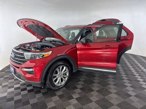 Used 2021 Ford Explorer XLT w/ Equipment Group 202A AWD/4WD image 2