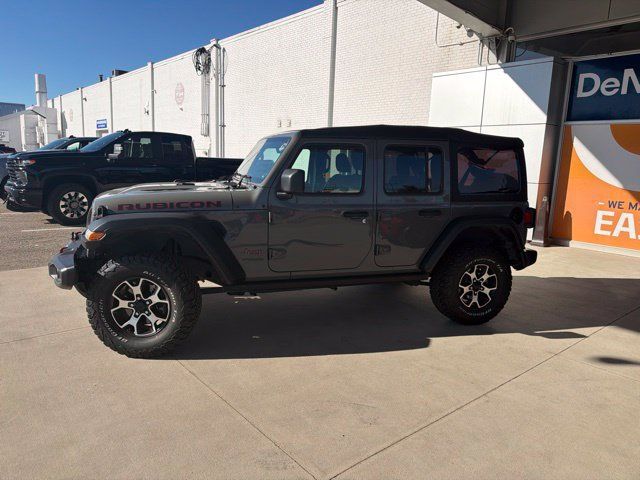 Used 2022 Jeep Wrangler Unlimited Rubicon w/ Cold Weather Group AWD/4WD image 2