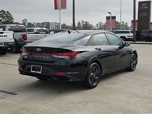 Used 2021 Hyundai Elantra SEL image 8