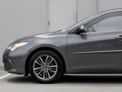 Used 2017 Toyota Camry SE w/ Protection Package (Q2) FWD image 17