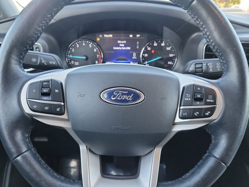 Used 2021 Ford Explorer XLT w/ Equipment Group 202A image 14