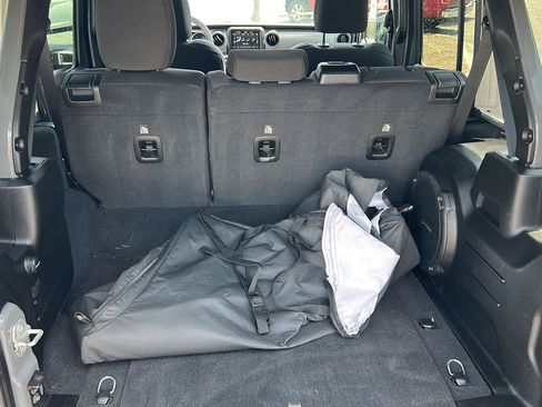 Used 2023 Jeep Wrangler Unlimited w/ Sun & Screen Package AWD/4WD image 17