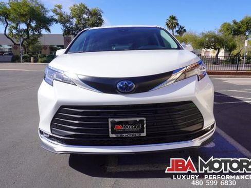 Used 2023 Toyota Sienna XLE image 40