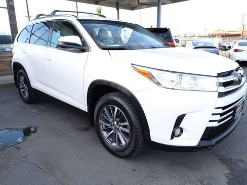 Used 2019 Toyota Highlander XLE image 40