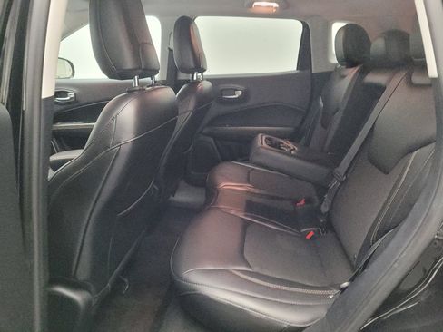 Used 2018 Jeep Compass Latitude w/ Popular Equipment Group FWD image 18