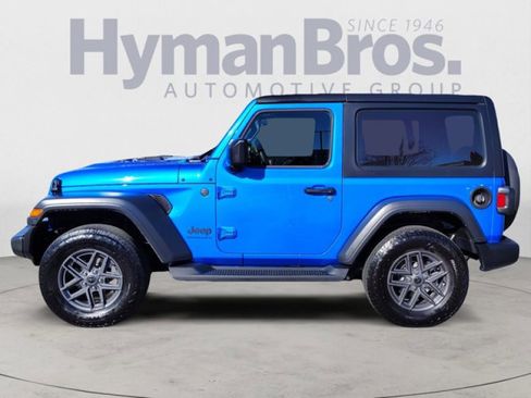 Used 2024 Jeep Wrangler Sport image 6