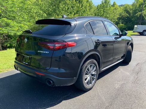 Used 2022 Alfa Romeo Stelvio Sprint RWD image 11