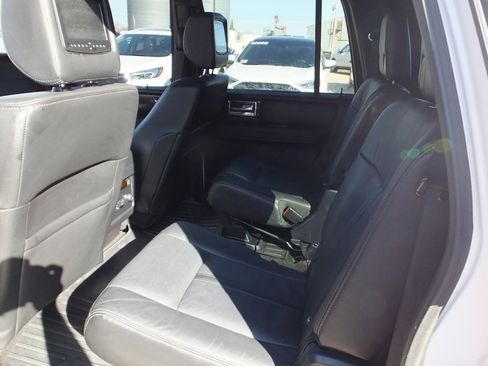 Used 2016 Lincoln Navigator L Reserve image 9
