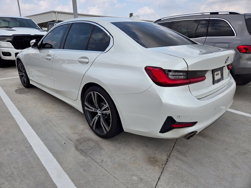 Used 2019 BMW 330i Sedan w/ Convenience Package RWD image 3